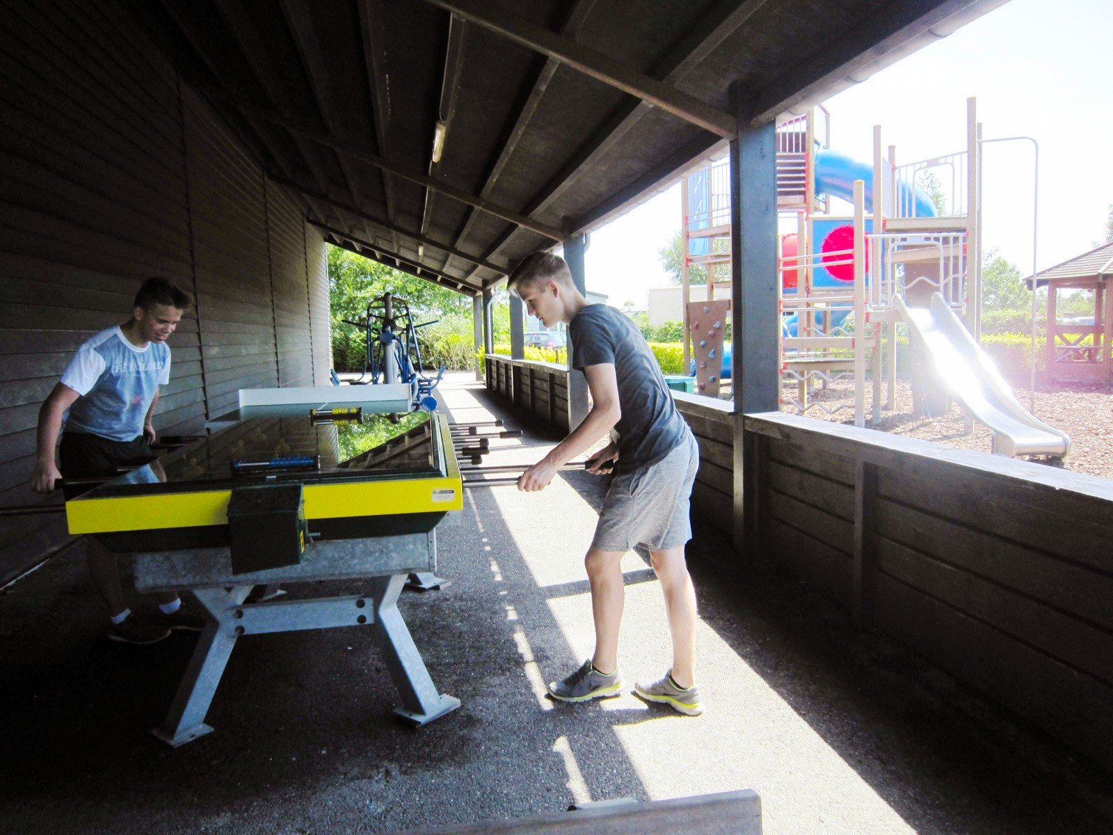 Tafelvoetbal en tennis