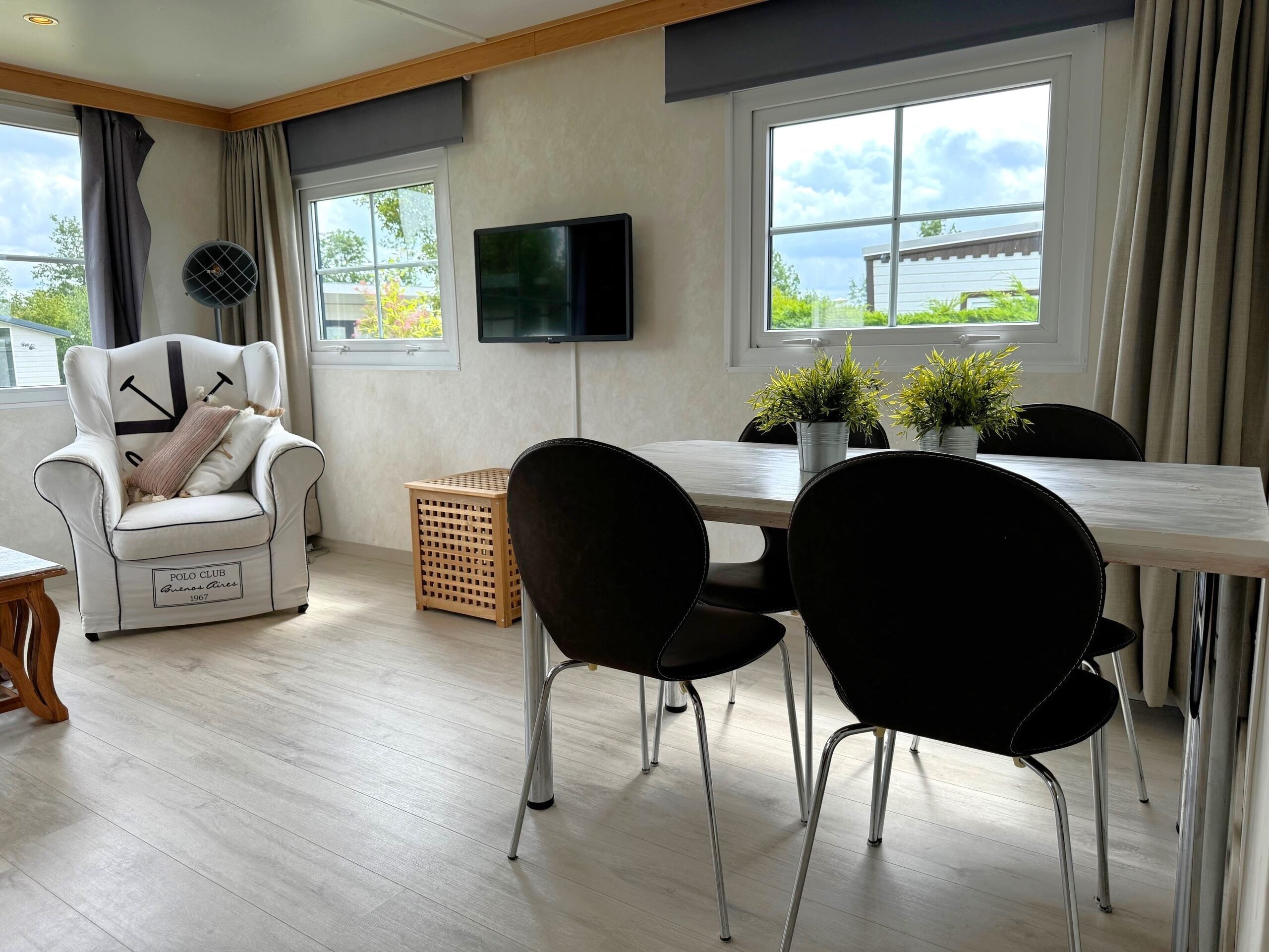 Woonkamer 2 668c2c3243dc1